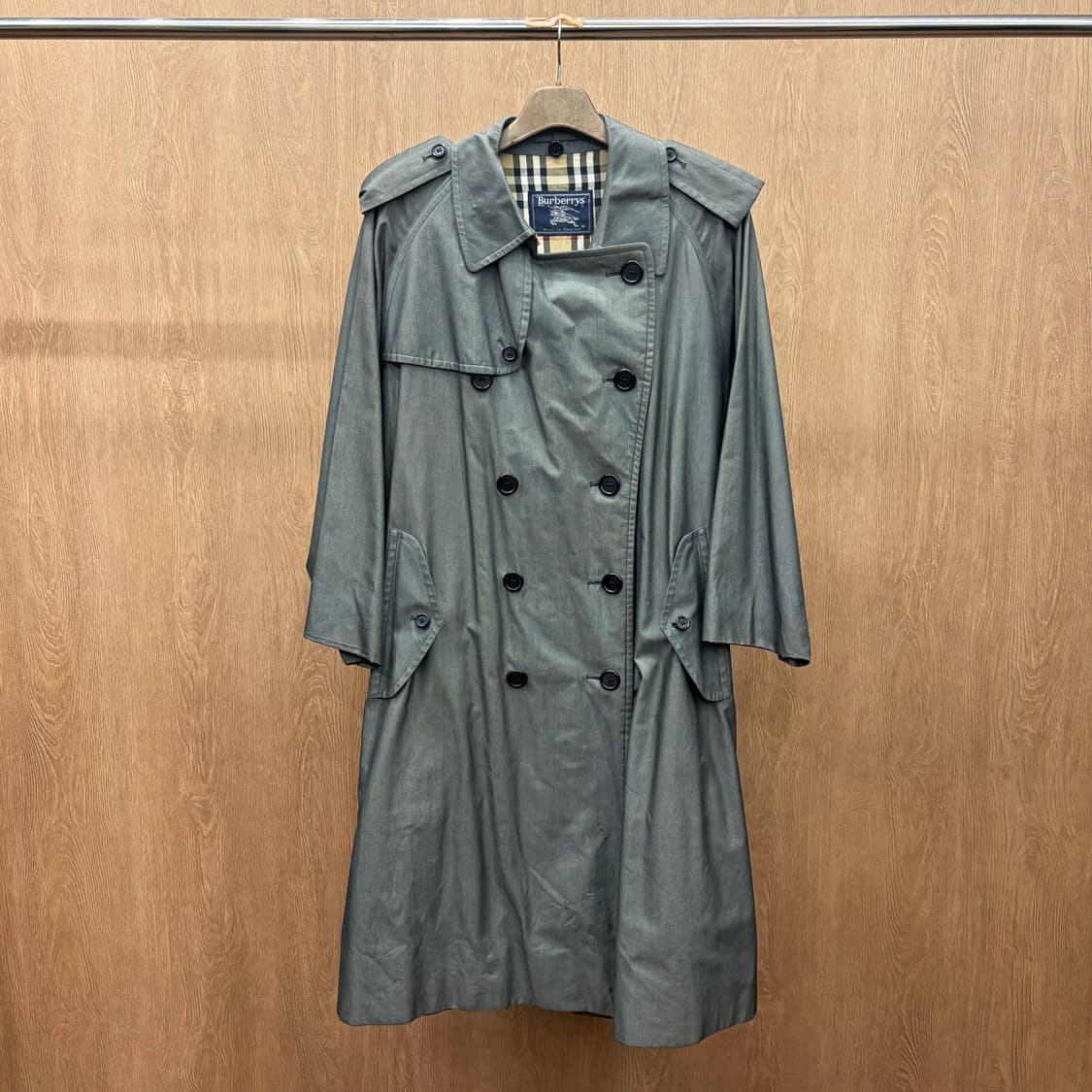 버버리 더블 브레스티드 트렌치 코트 허리 벨트 스트랩 디링 디테일 그레이 상품이미지2