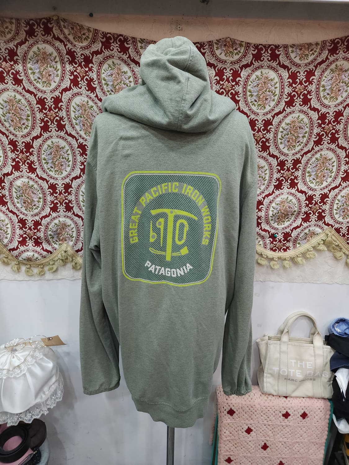 파타고니아 빅로고 후드집업 자켓
 상품이미지4