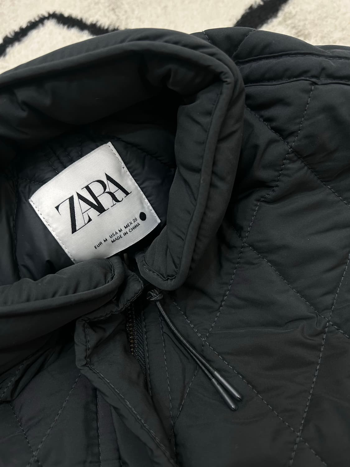 [한국L]ZARA 오버핏 크롭 경량 퀄팅 자켓/짙은그린 상품이미지4