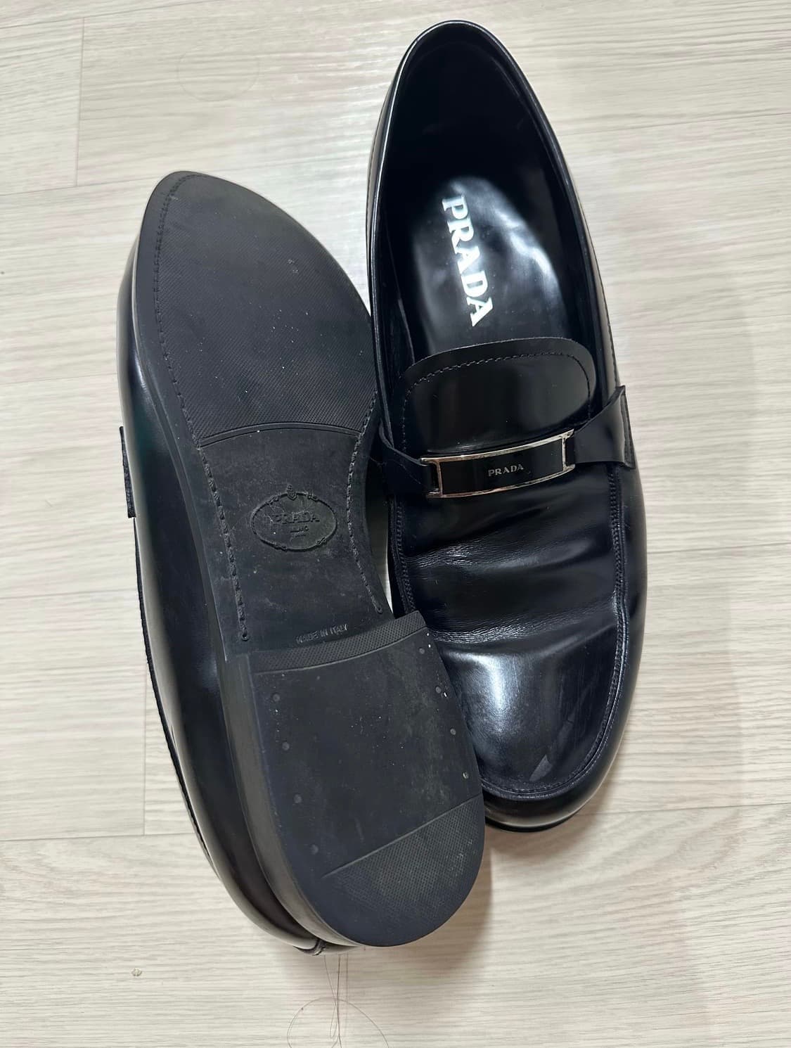 PRADA Metal Buckle Leather Loafer 상품이미지3