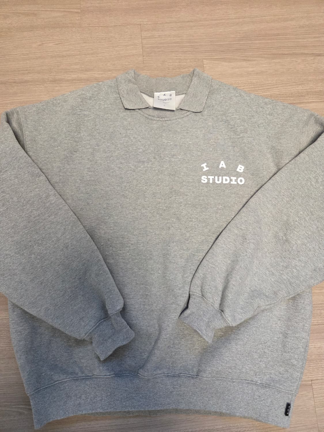 아이앱스튜디오 럭비 스웨트셔츠 그레이 상품이미지1