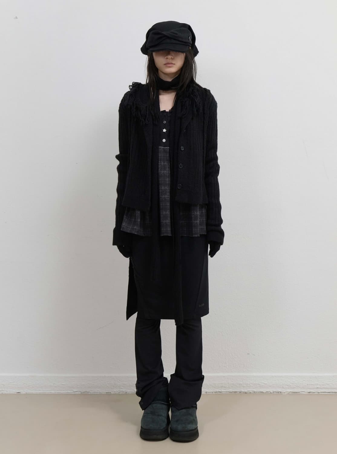 오호스 버튼 슬릿 미디 스커트 블랙 Button Slit 상품이미지3