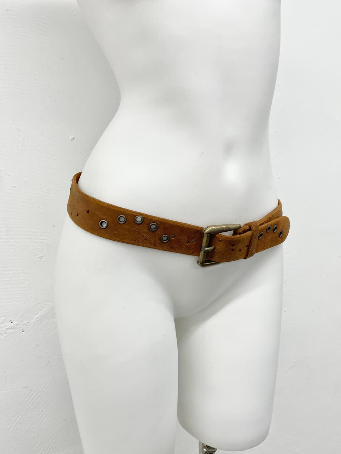 리얼레더 브라운 펀칭 버클 벨트 상품이미지3