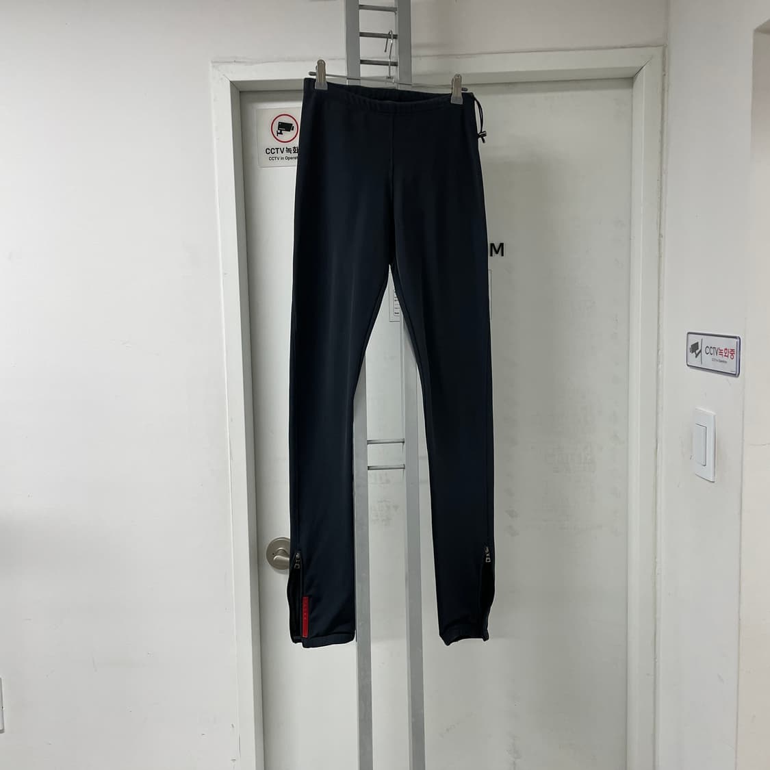 프라다 스포츠 기모 팬츠 S 상품이미지1