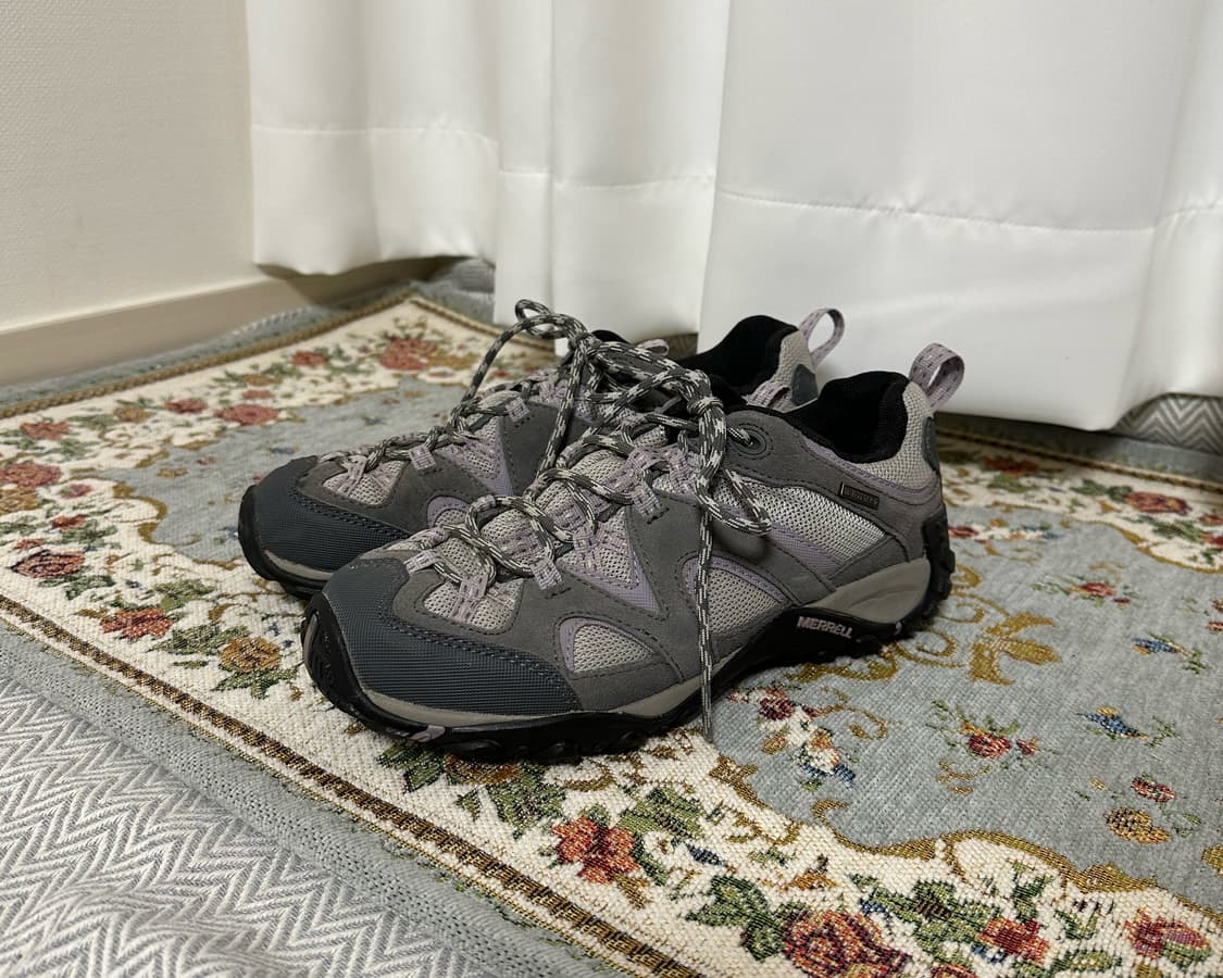 merrell trekking shoes