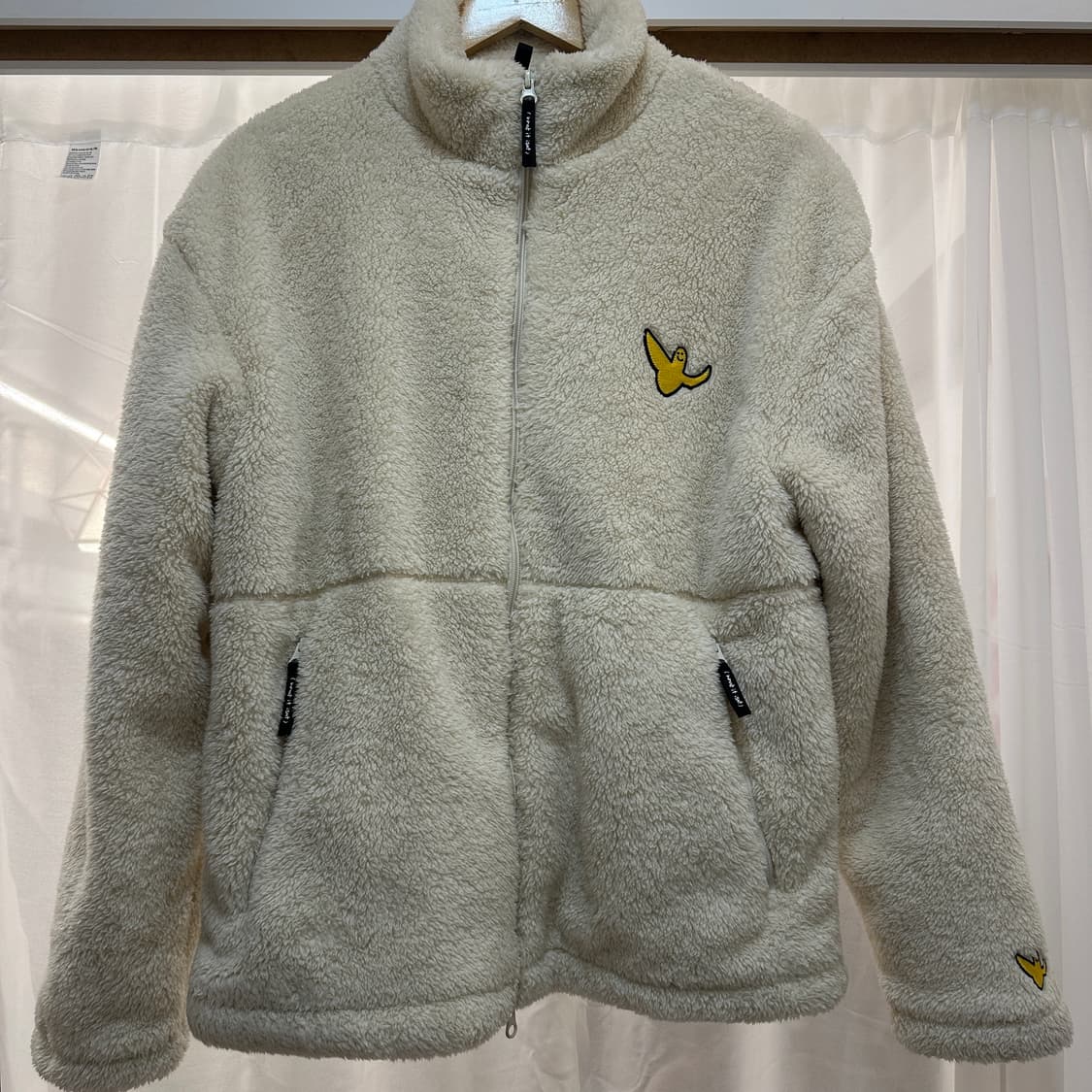 what it isnt 마크 곤잘레스 후리스 아이보리 상품이미지1