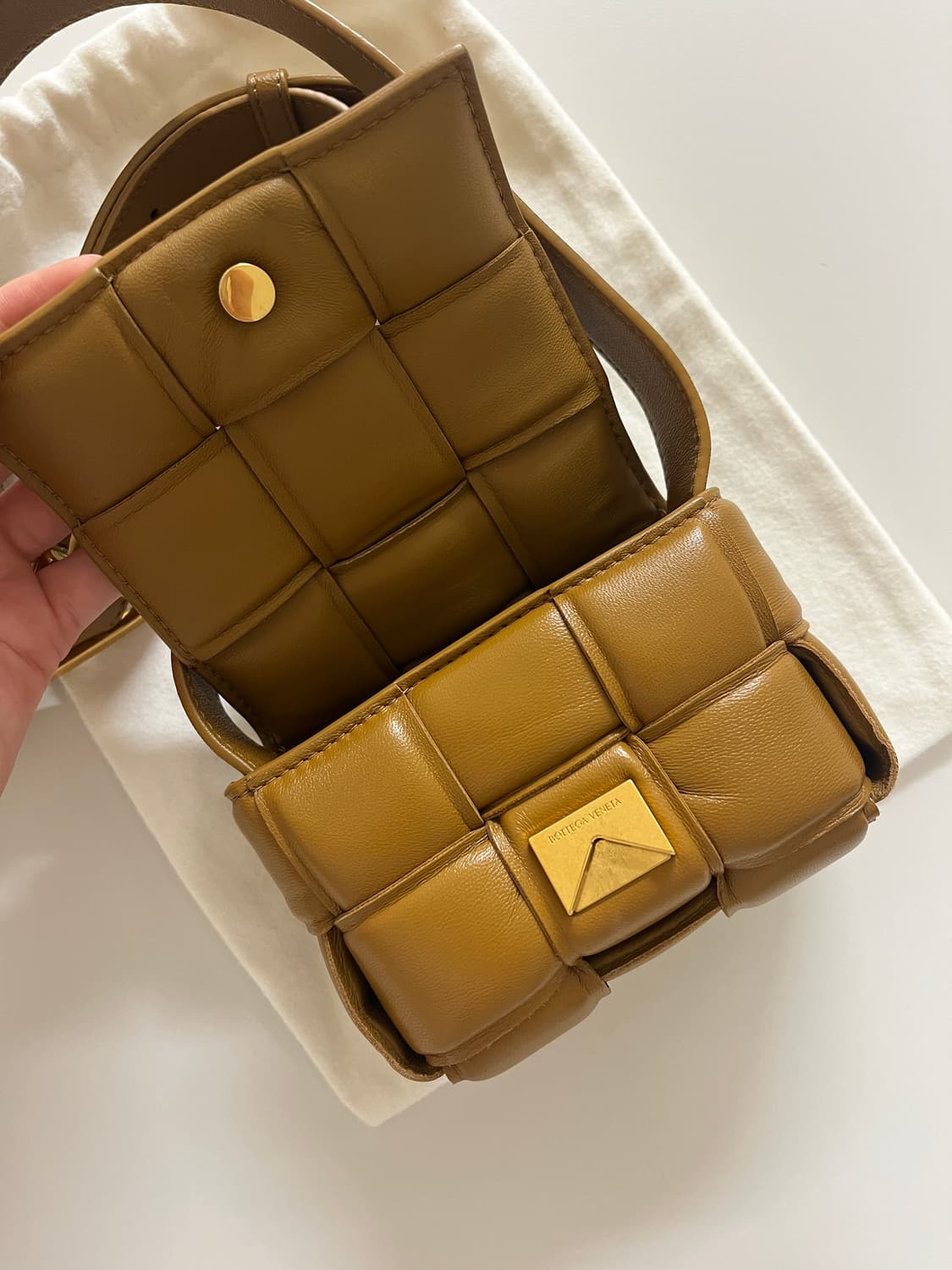 보테가베네타 패딩 카세트백 상품이미지3