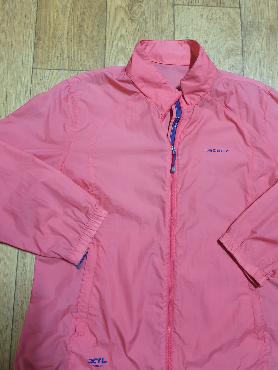 1087 르까프 바람막이 여성 105 사이즈입니다 상품이미지4