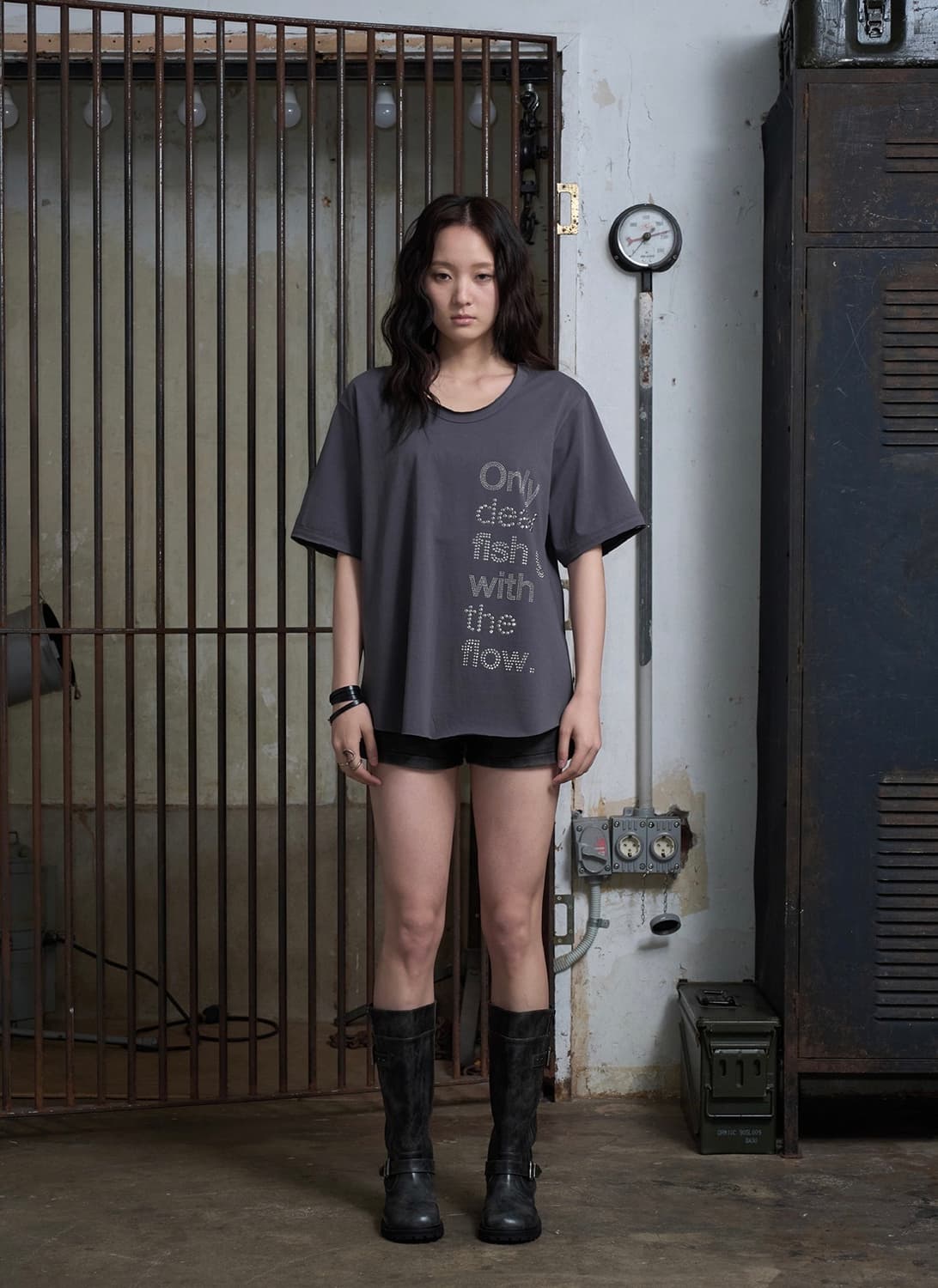 헬레네파리스 ONLY 스터드 아플리케 하프 티셔츠 [문 그레이] 상품이미지2