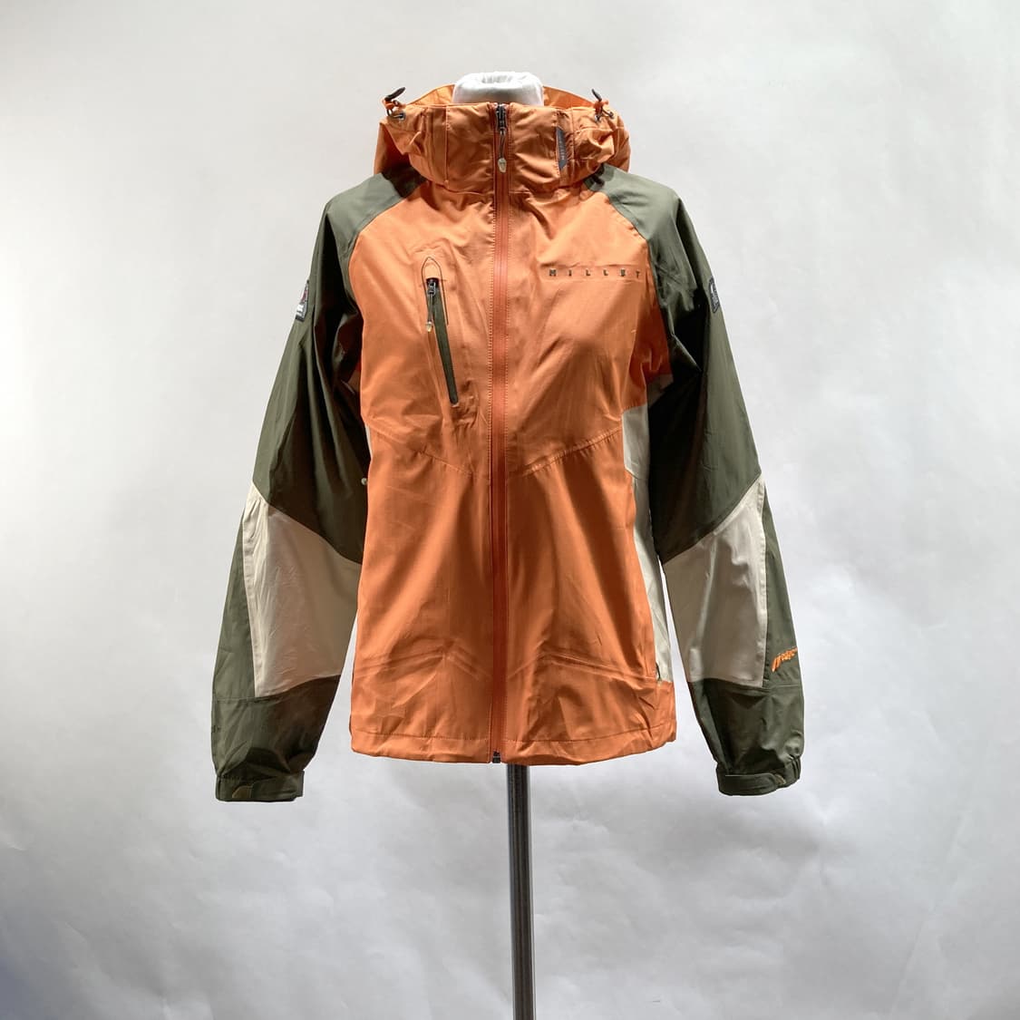 밀레 여성바람막이자켓 후드탈부착 90  상품이미지1