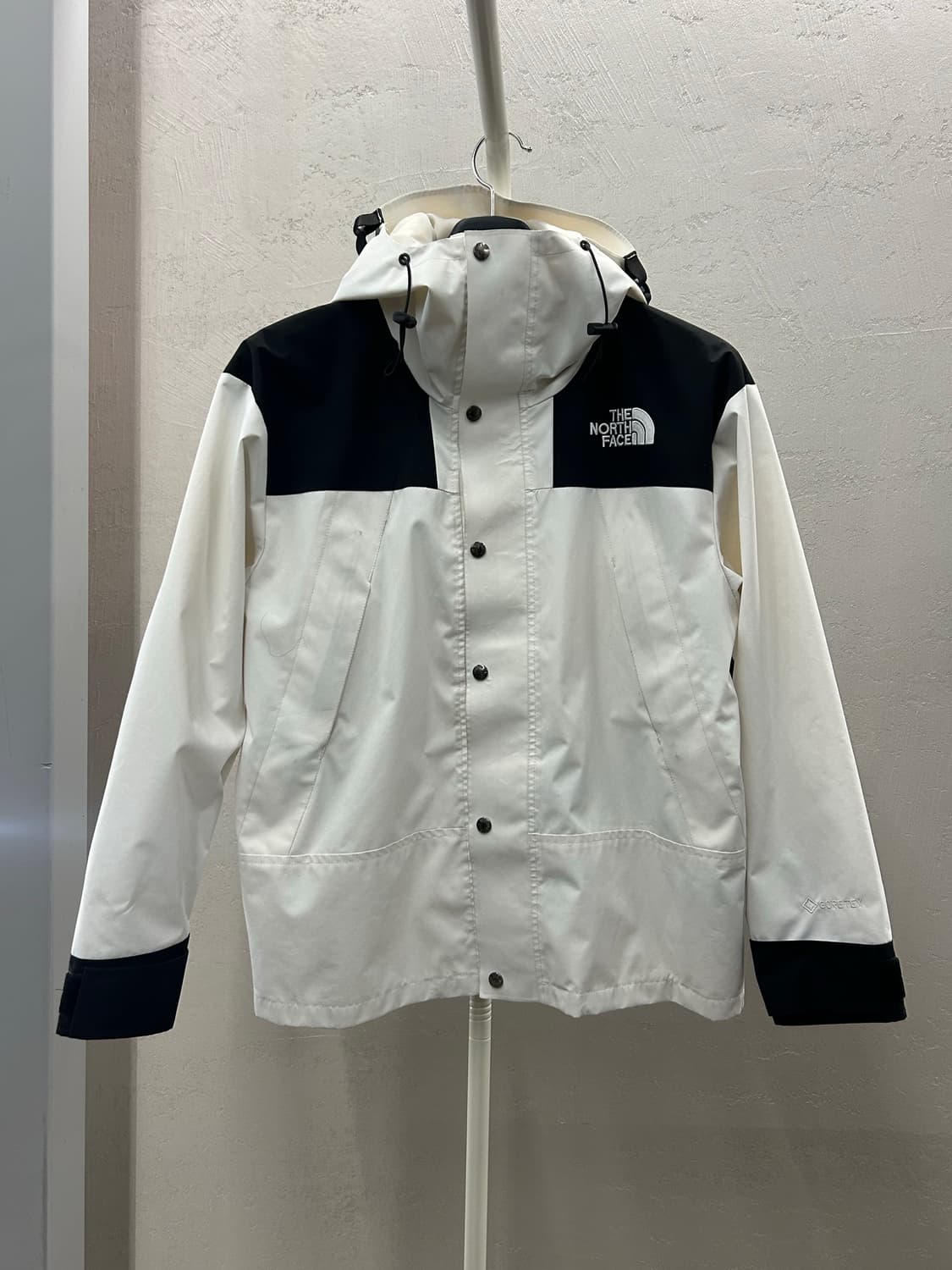 노스페이스 고어텍스 화이트 바람막이 자켓 후드 상품이미지2