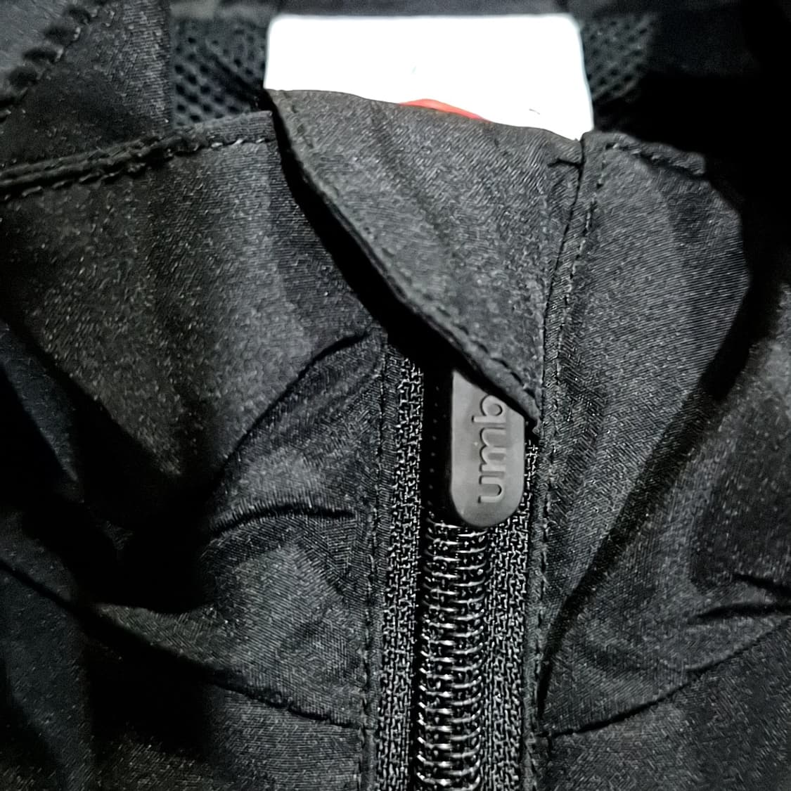 엄브로 자수로고 바람막이 상품이미지4