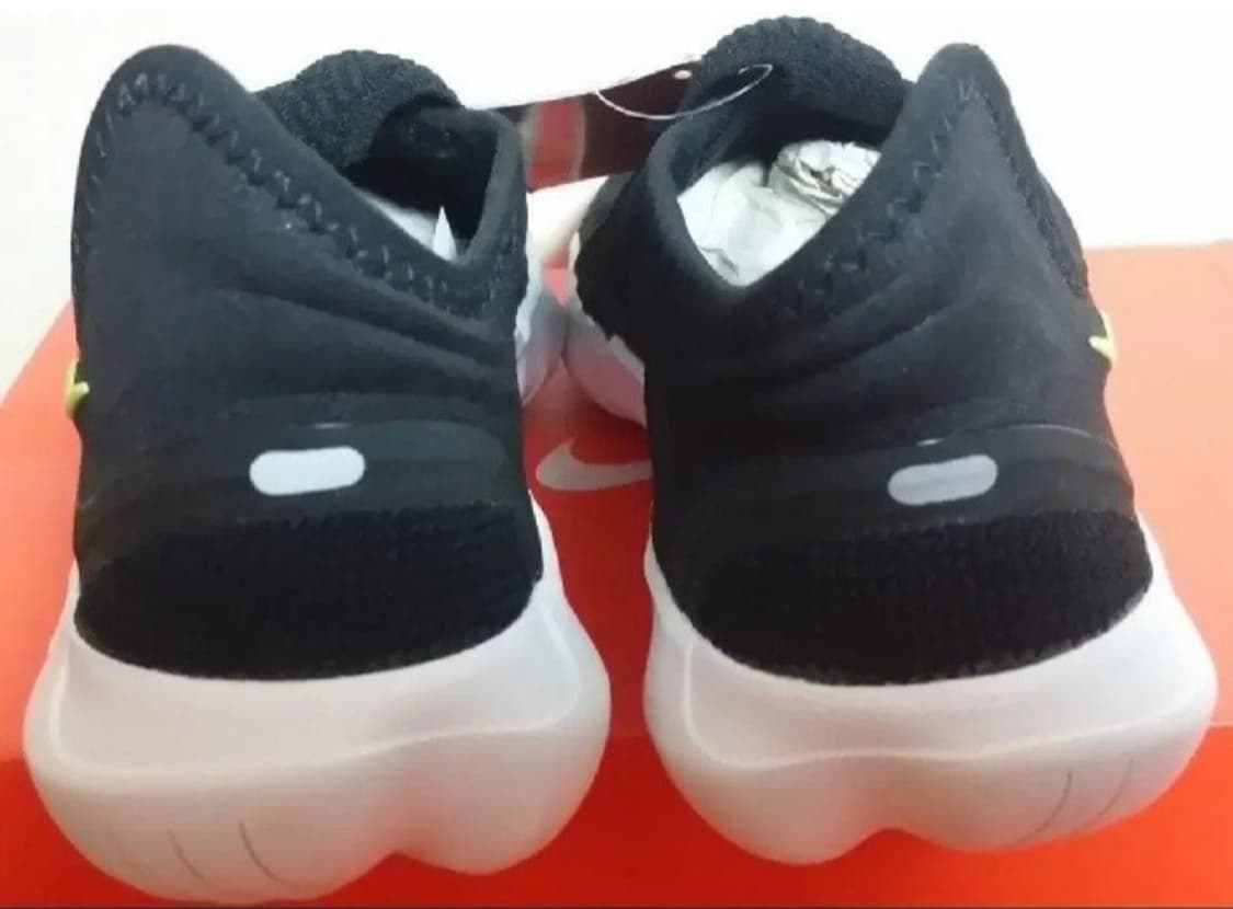 나이키 우먼스 프리런 플라이니트 3.0 검흰 새상품 235 상품이미지4