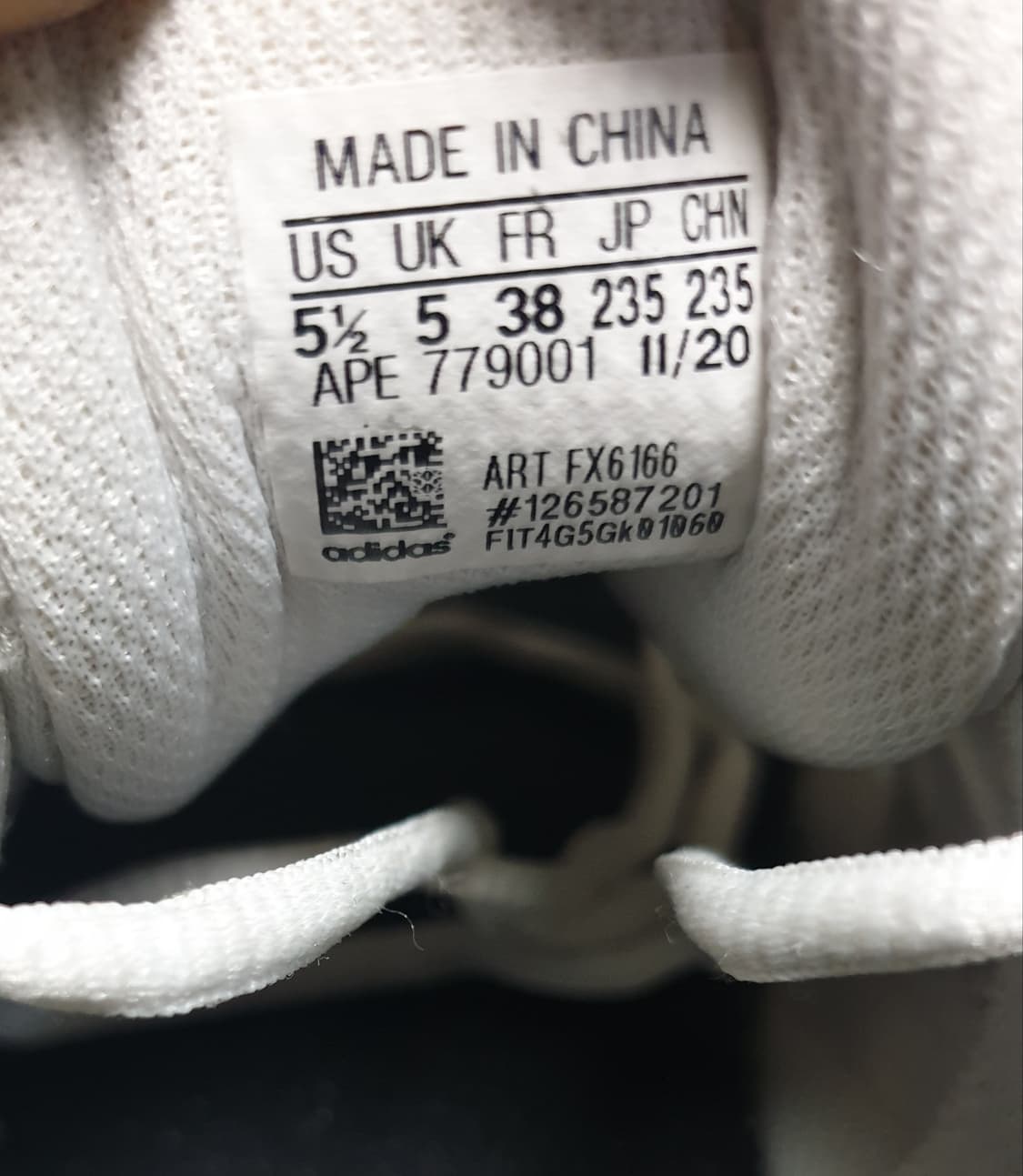 아디다스 리스폰스 CL 화이트 코어 블랙 데일리 런닝화 (235) 상품이미지9