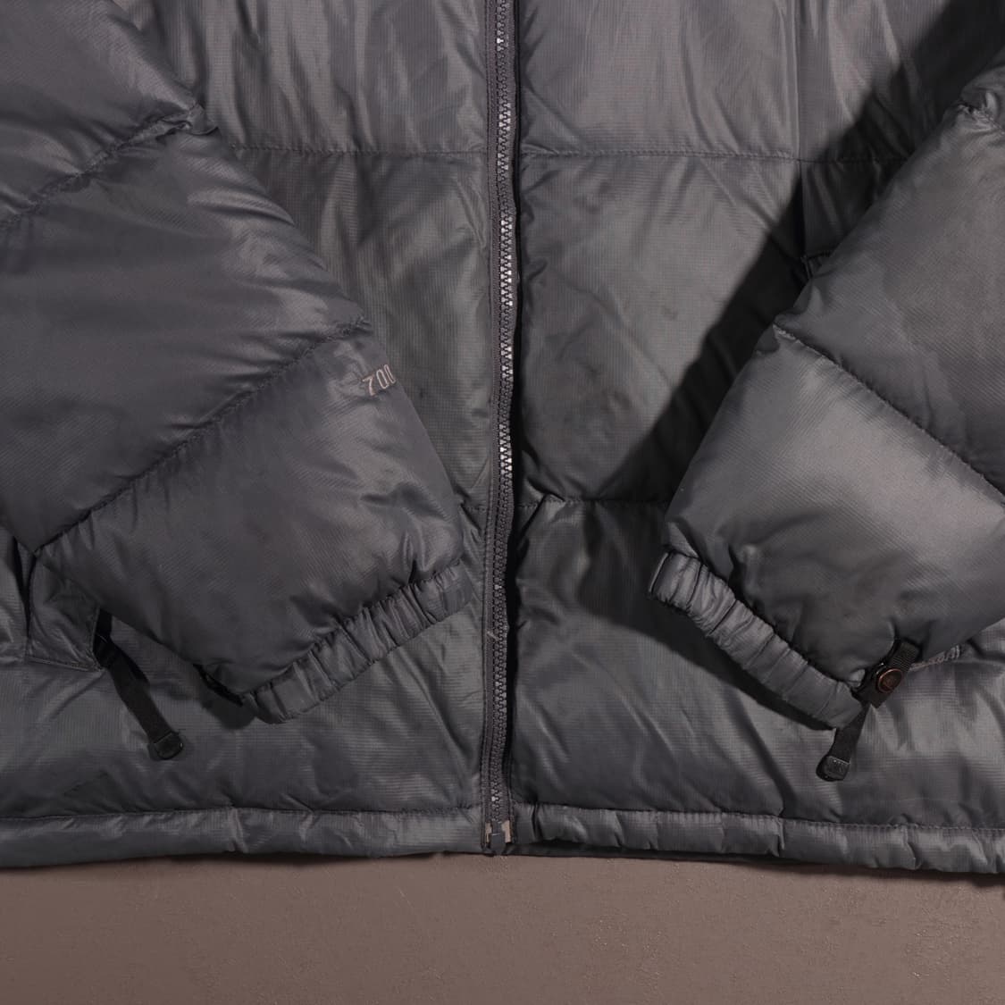 노스페이스 눕시 700 회색 숏패딩 상품이미지4