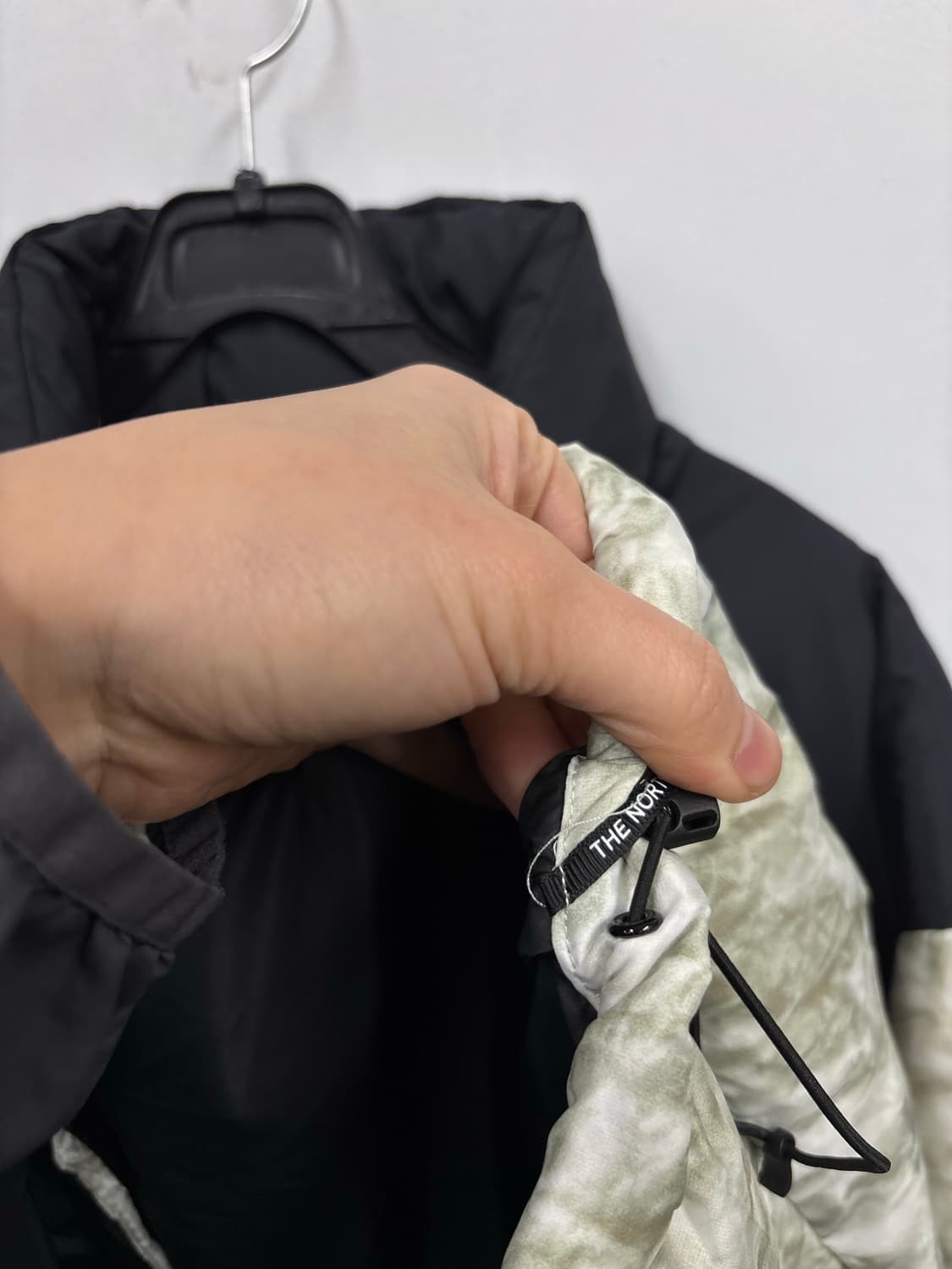 노스페이스x슈프림 페이퍼 프린트 다운패딩 상품이미지6