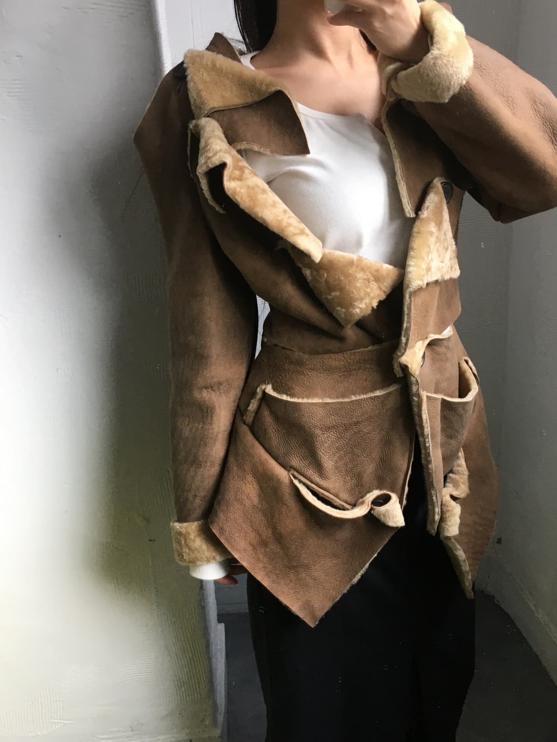 Vivienne Westwood 비비안웨스트우드 브라운 무스탕 상품이미지1