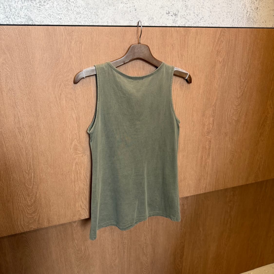 빈티지 슬리브리스 티셔츠 플라워 자수 아일렛 디테일 카키 k70 상품이미지5