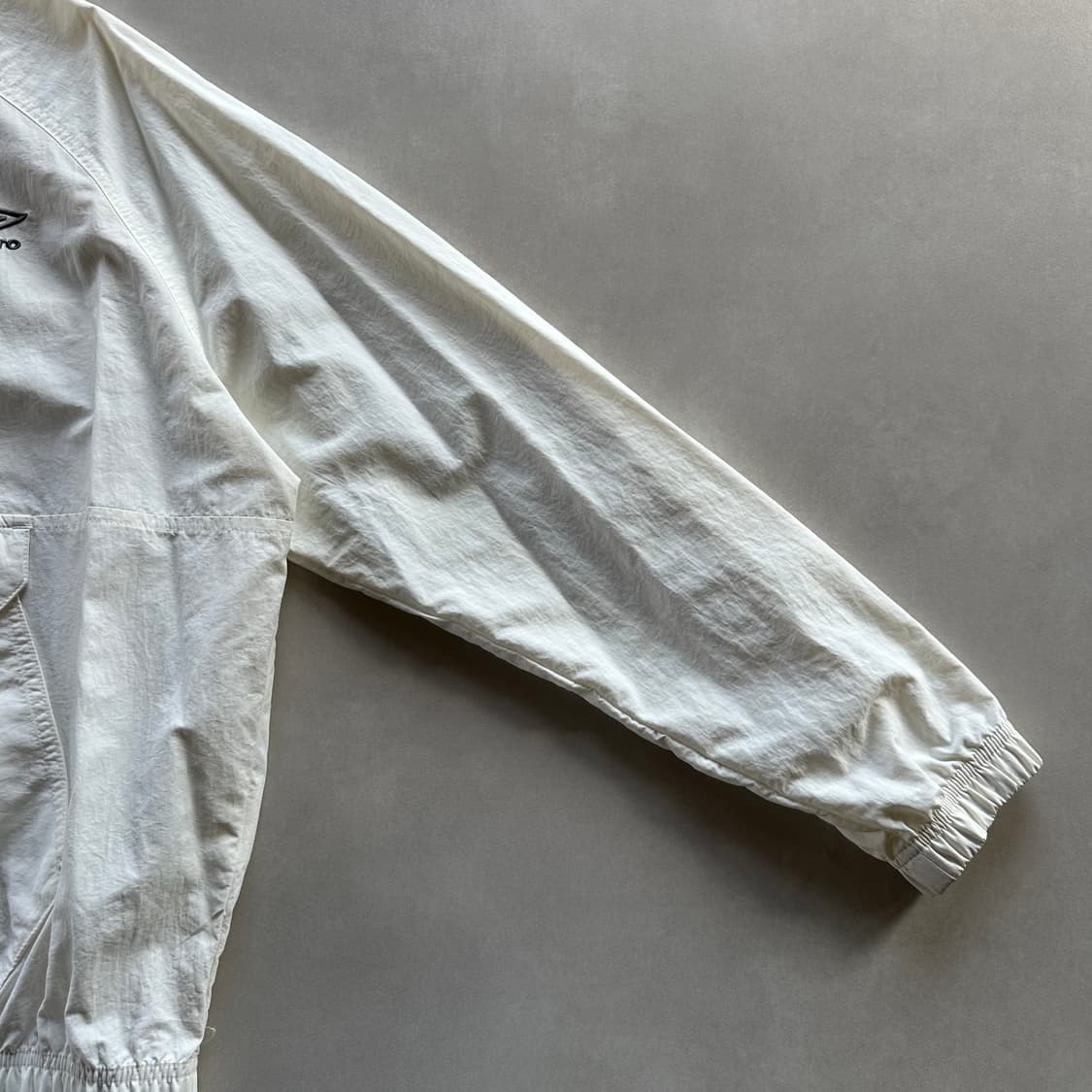 [M]엄브로 빅로고 우븐 아노락 바람막이 상품이미지6