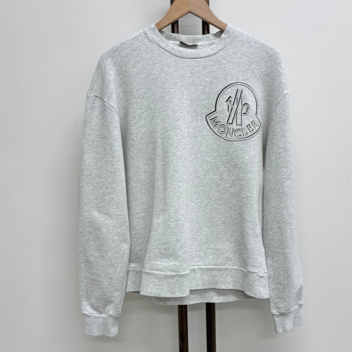 [M]몽클레어 빅로고 맨투맨 상품이미지1