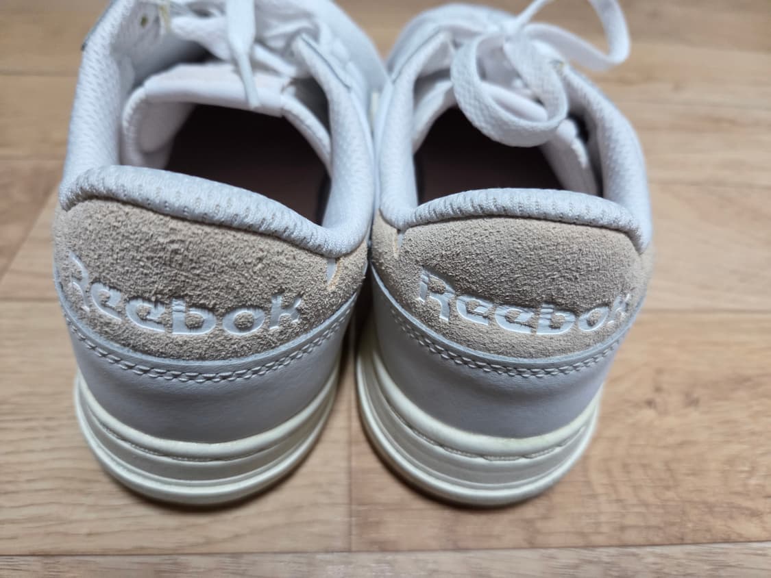 리복 코트 피크 베이지 260 팝니다 상품이미지2