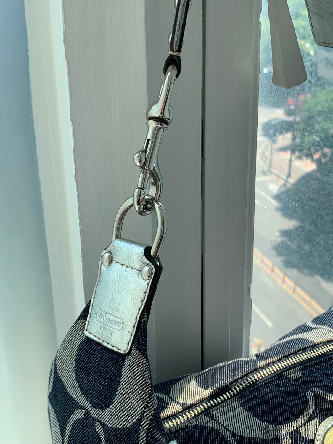 희귀🩶 Coach denim silver shoulder bag 상품이미지6