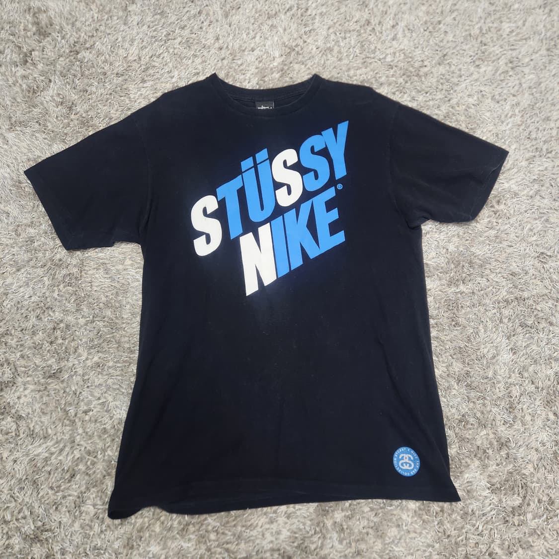 [정품] STUSSY × NIKE 콜라보 그래픽 반팔티 (M) 상품이미지1