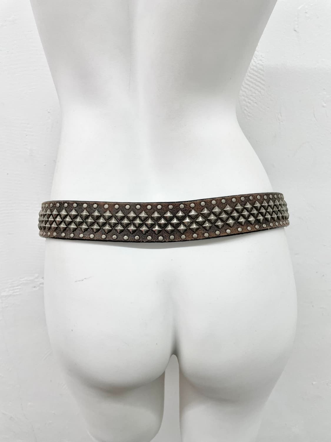 리얼레더 스터드 펀칭 버클 벨트 상품이미지3