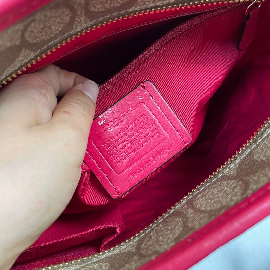 코치 Coach 시그니처 레더 트리밍 집 탑 숄더백 상품이미지8