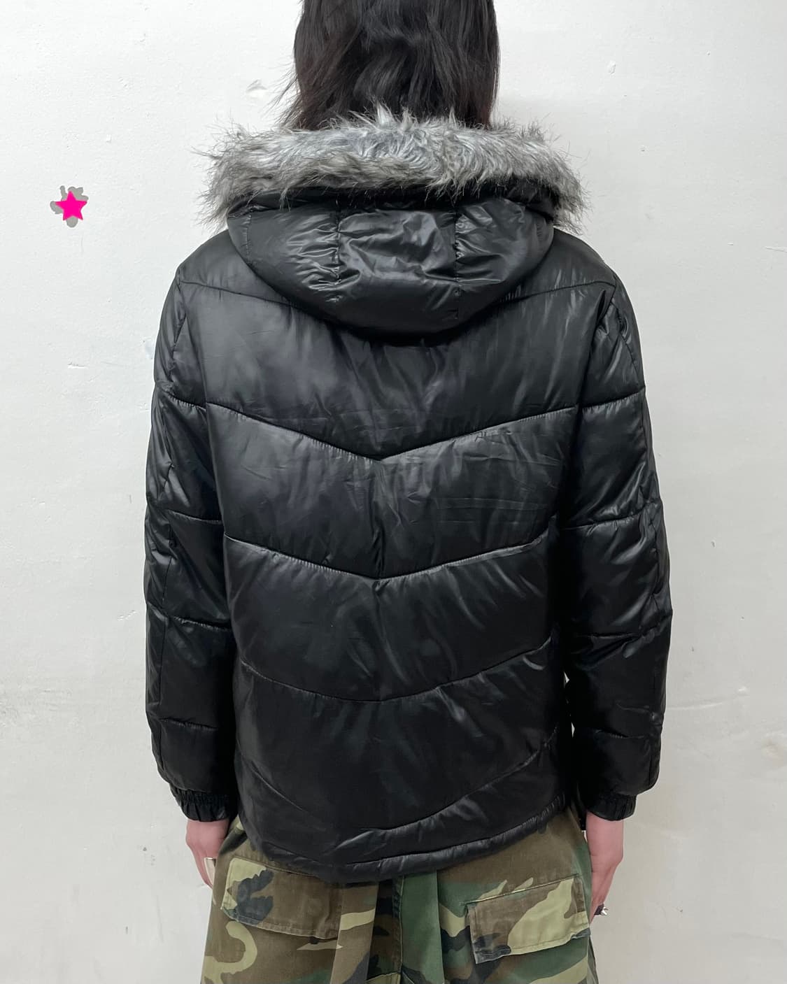 Glossy Retro Black Padded  상품이미지2