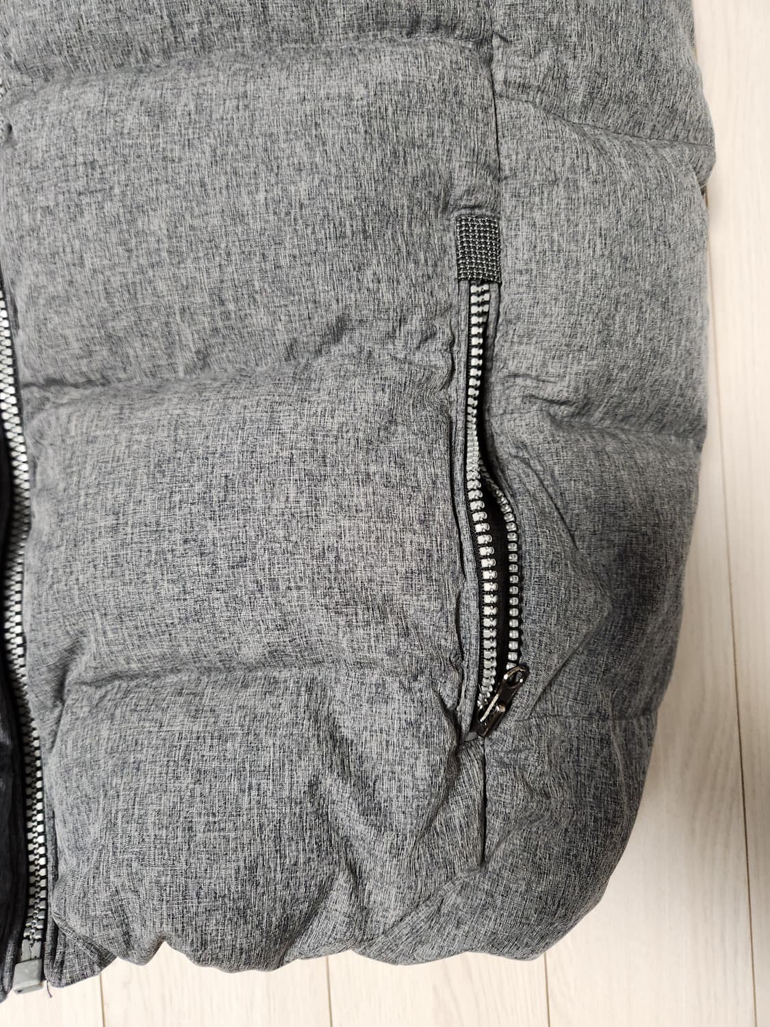 새상품급)헤지스 덕다운 베스트 패딩조끼 그레이385 사이즈100

모자  상품이미지5