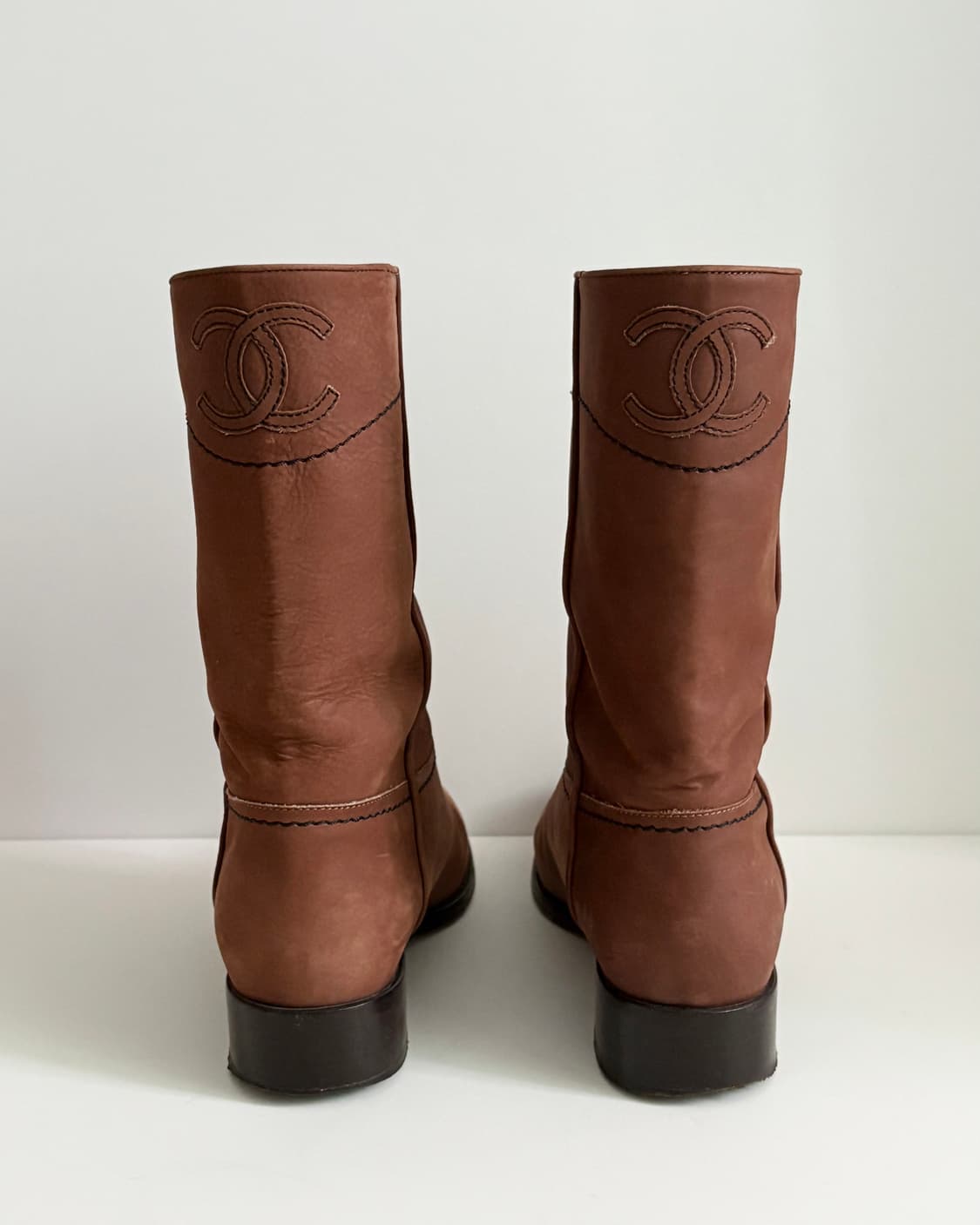 CHANEL 샤넬 CC 로고 웨스턴 미들 부츠 361/2 브라운 상품이미지7