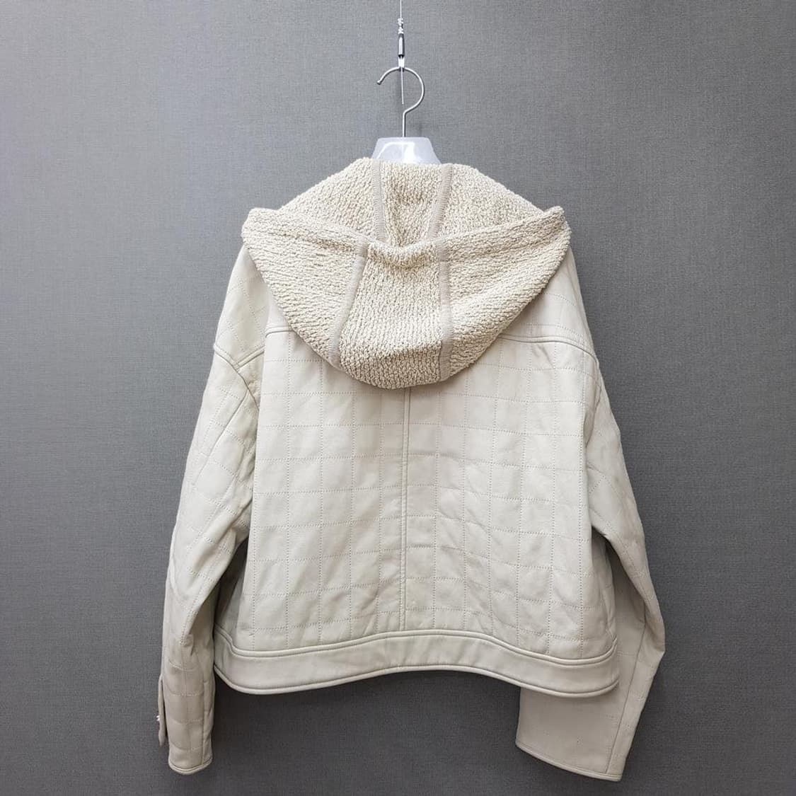 한섬 타임 2021 퀄팅 페이크 레더 후드 자켓 F사이즈 상품이미지4