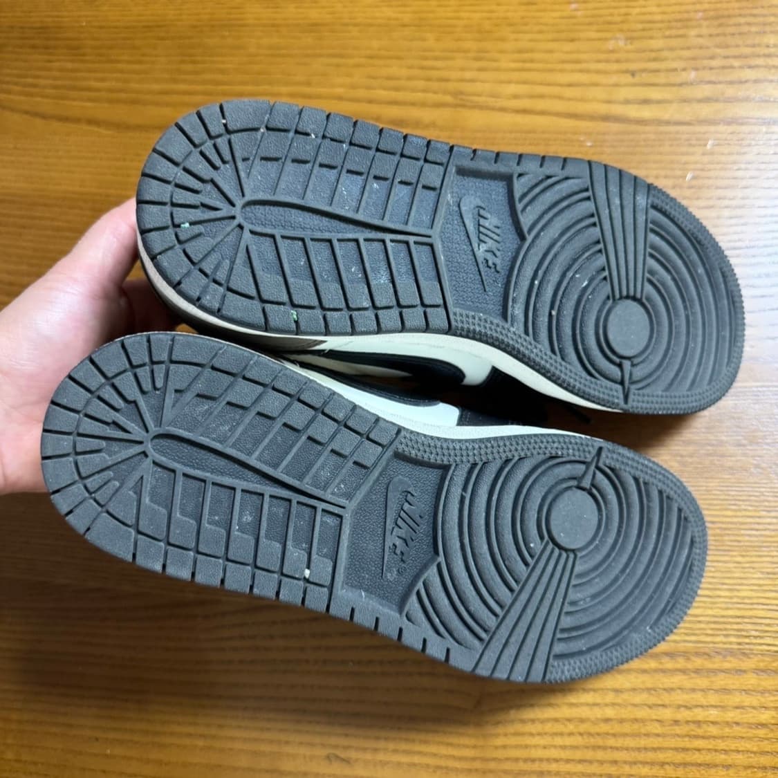 조던1 로우 모카 240(6Y) 상품이미지3