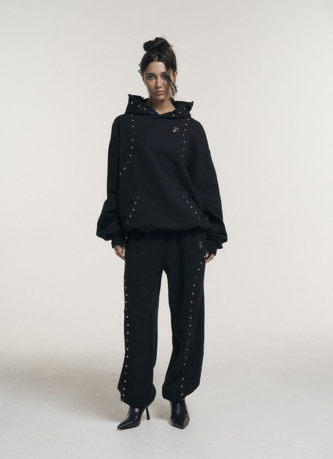 Odor 오도어 그런지 스터드 조거 팬츠 상품이미지1