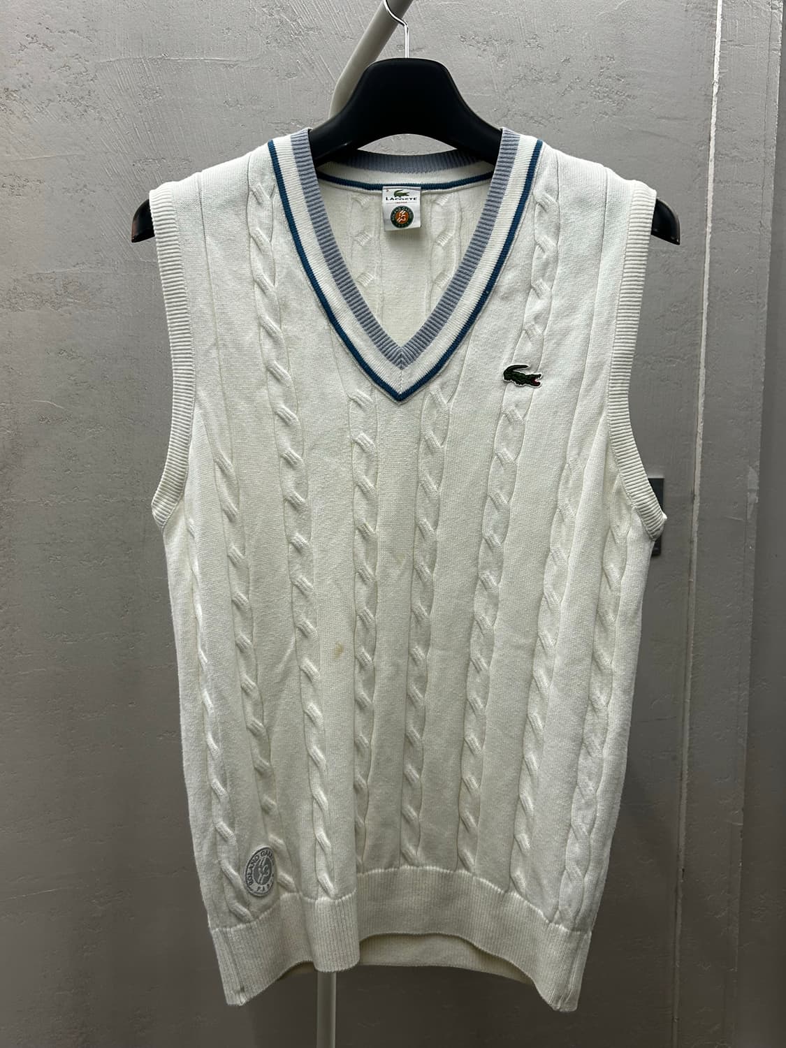 라코스테 롤랑가로스 케이블 니트 베스트 화이트 상품이미지2