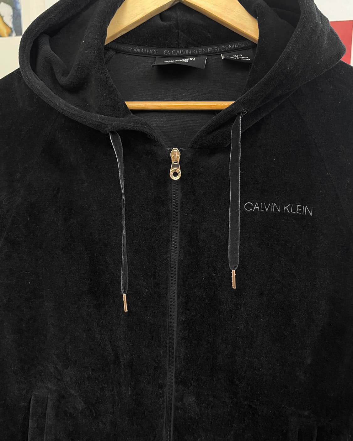 캘빈클라인 자수로고 벨벳 후드집업 블랙  상품이미지6