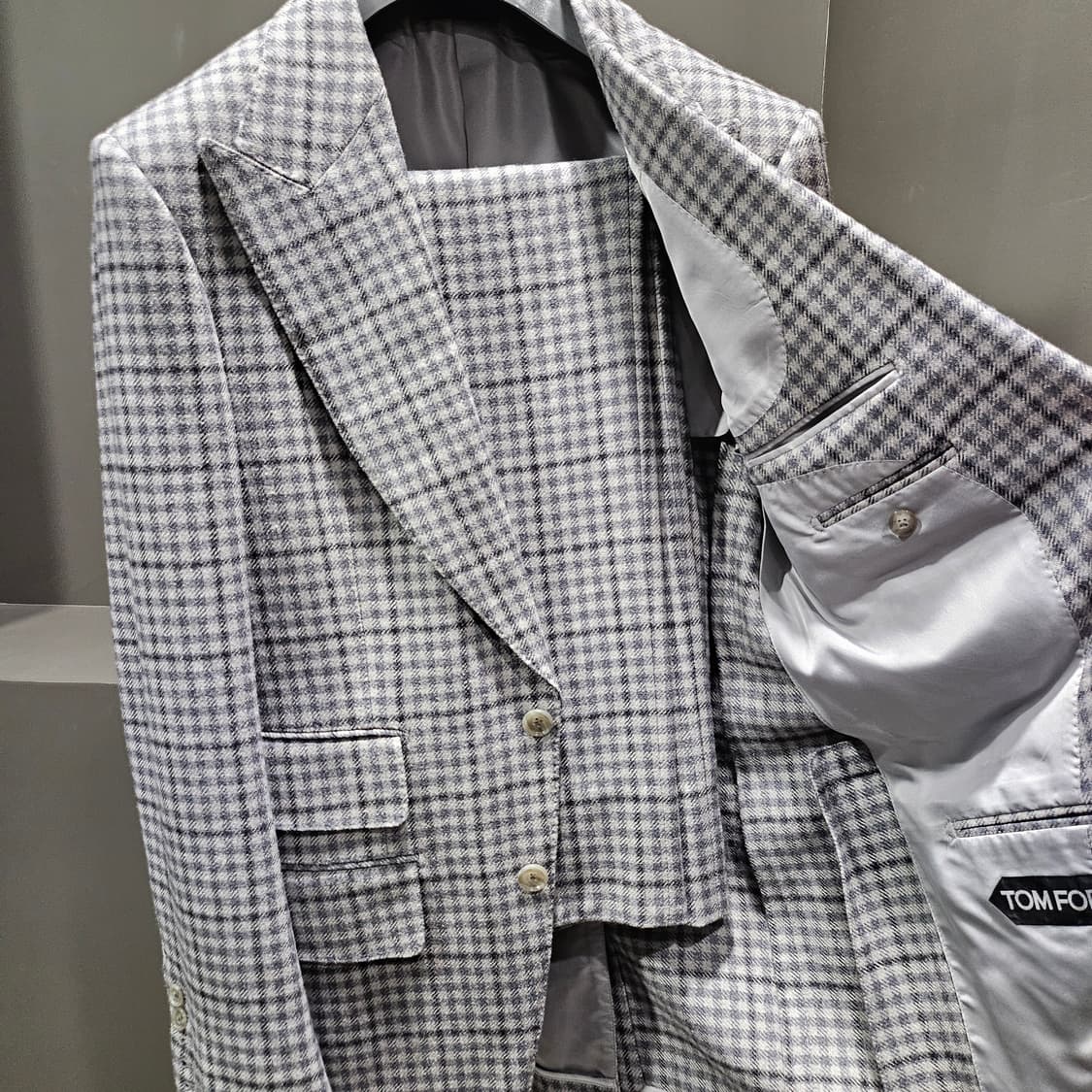 톰포드 Wool & Silk 깅엄체크 아티쿠스 투피스 수트셋업 상품이미지4