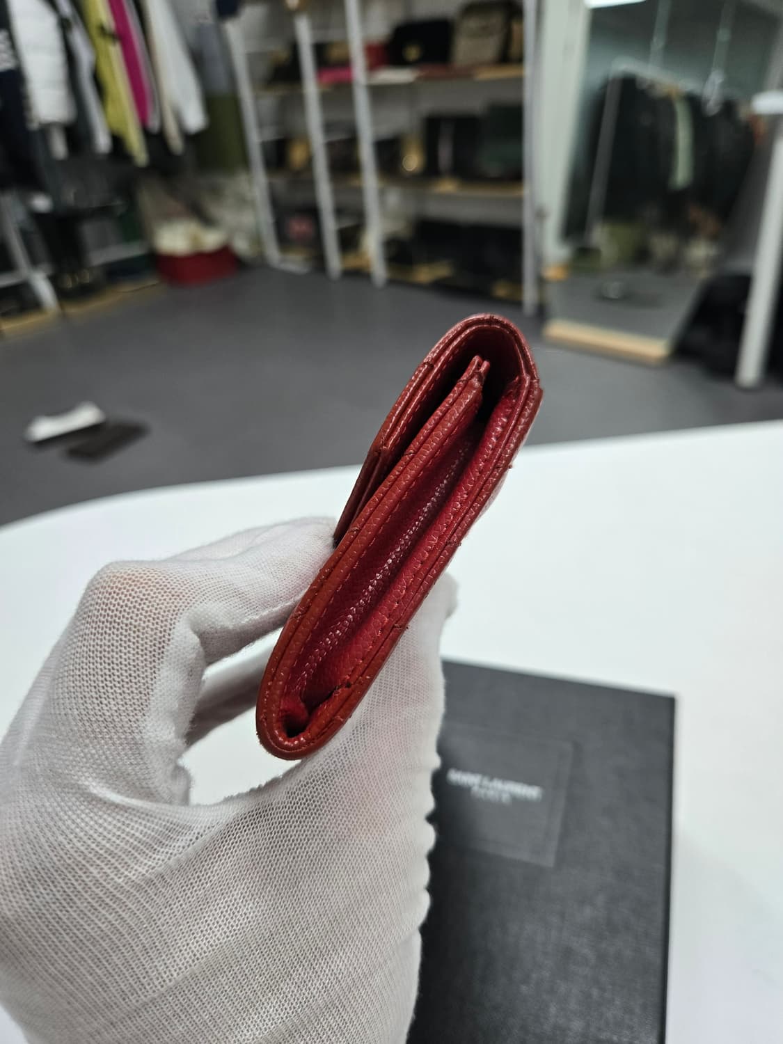 [50%할인] 입생로랑 엔벨로프 반지갑 상품이미지4