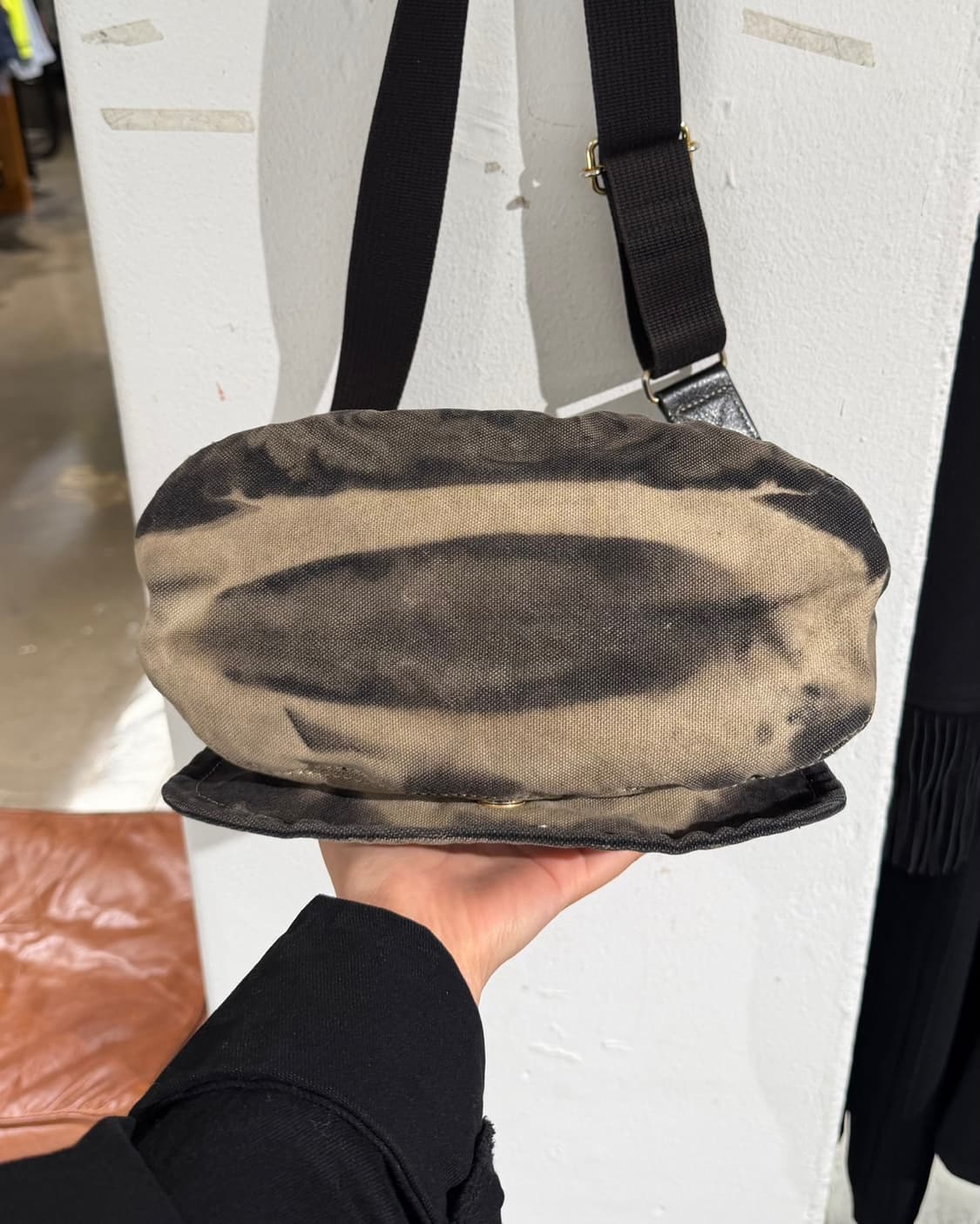 비비안웨스트우드 브라운 에지웨어 로드 코튼 숄더백 상품이미지6