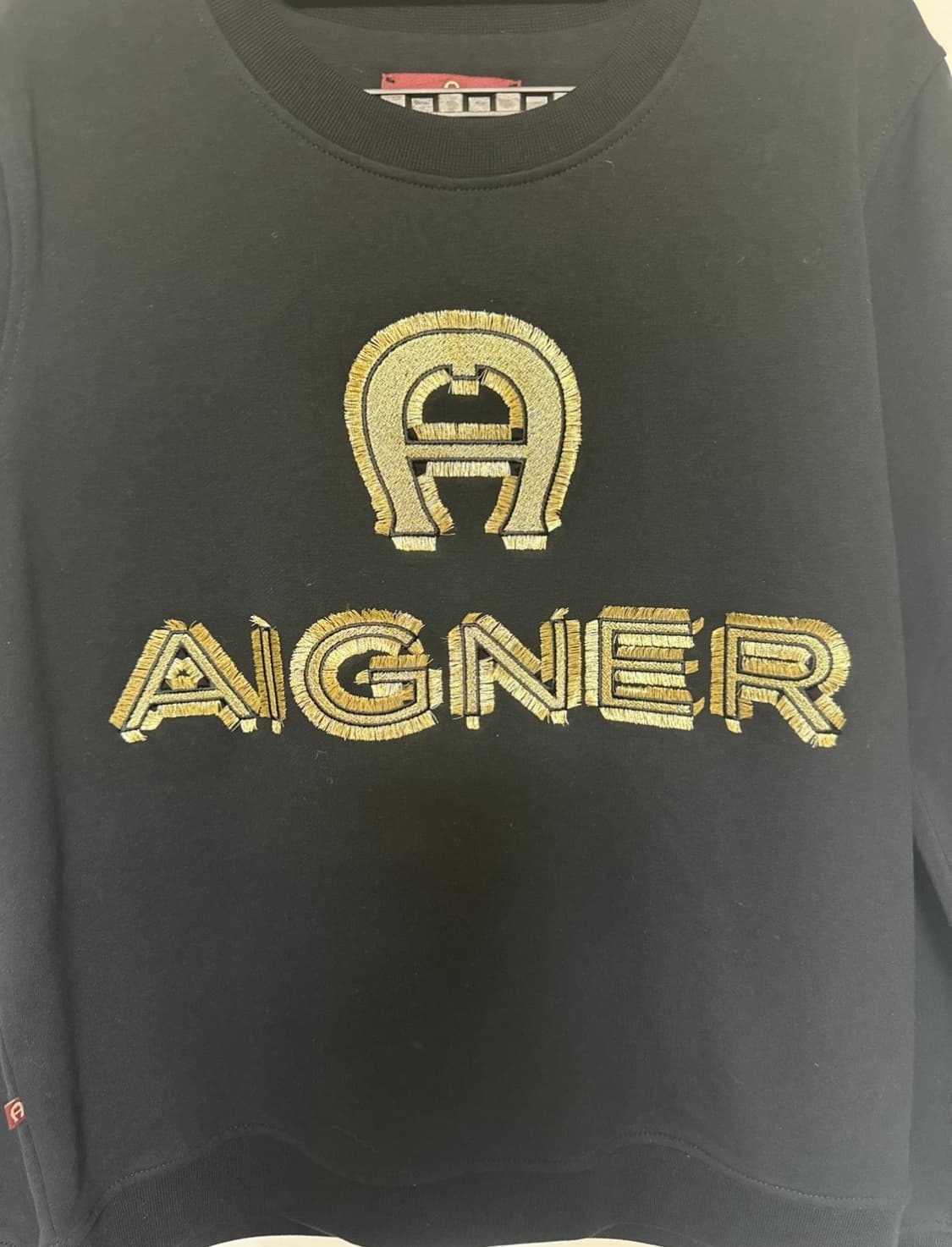 아이그너 한정판블랙 맨투맨 골드 로고  상품이미지3