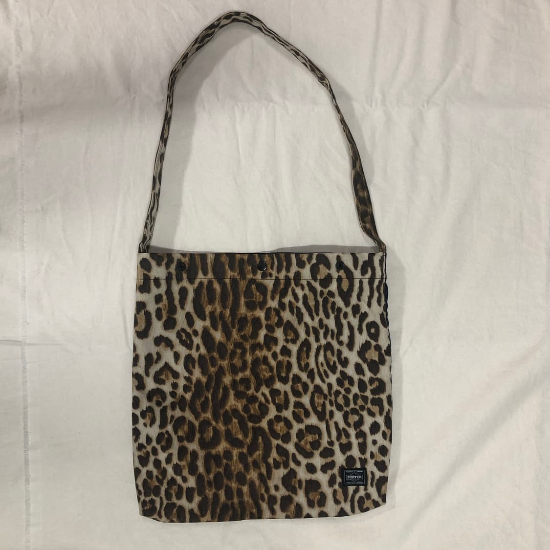 요시다포터 85주년 레오파드 리버시블 숄더백 상품이미지2