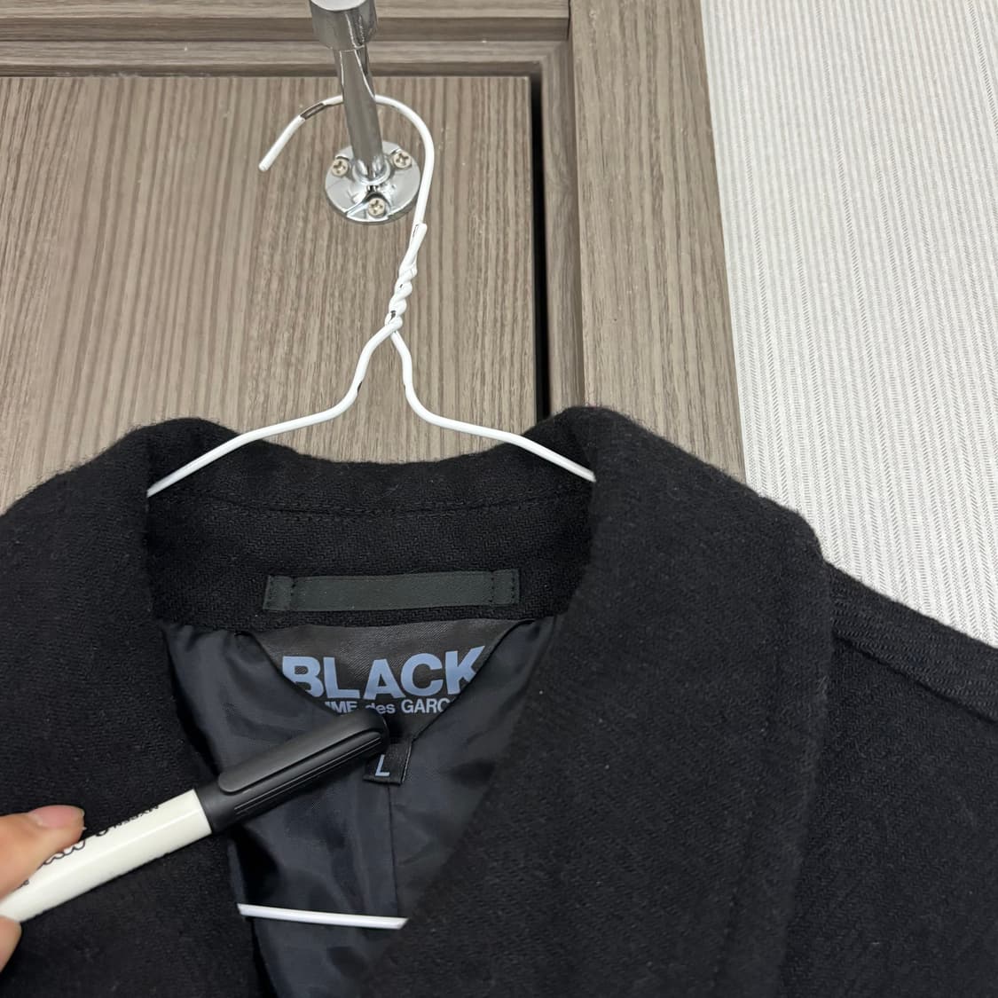 꼼데가르송 블랙 축융 울 코트 상품이미지6