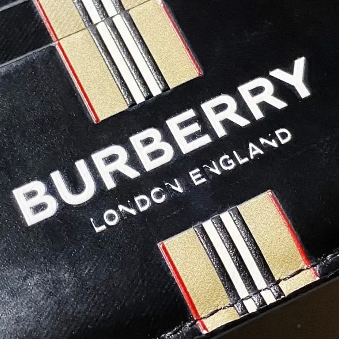 [정품] BURBERRY 버버리 로고 아이콘 스트라이프 프린트 카드지갑 상품이미지2