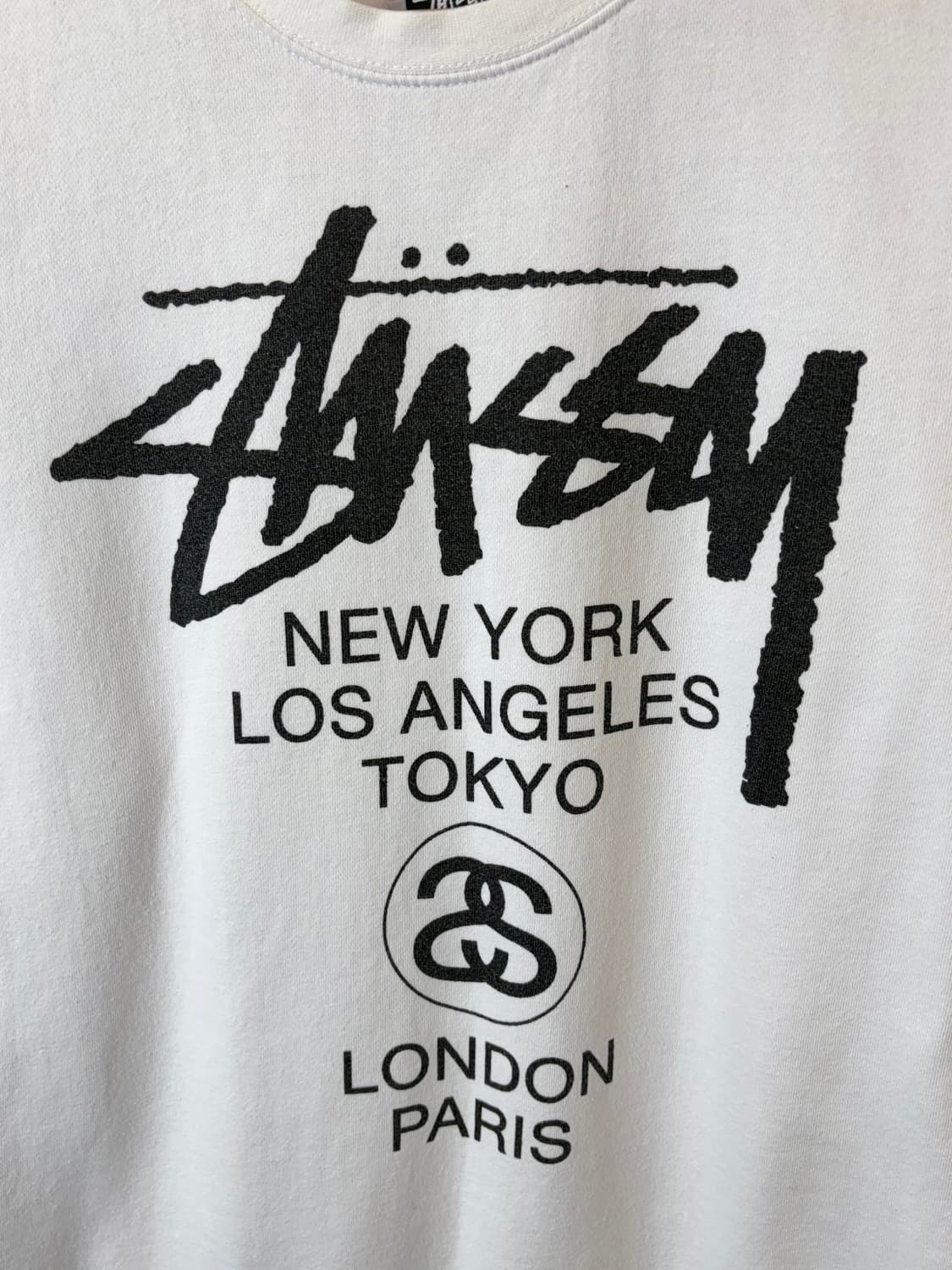 스투시 월드투어 화이트 맨투맨 상품이미지3