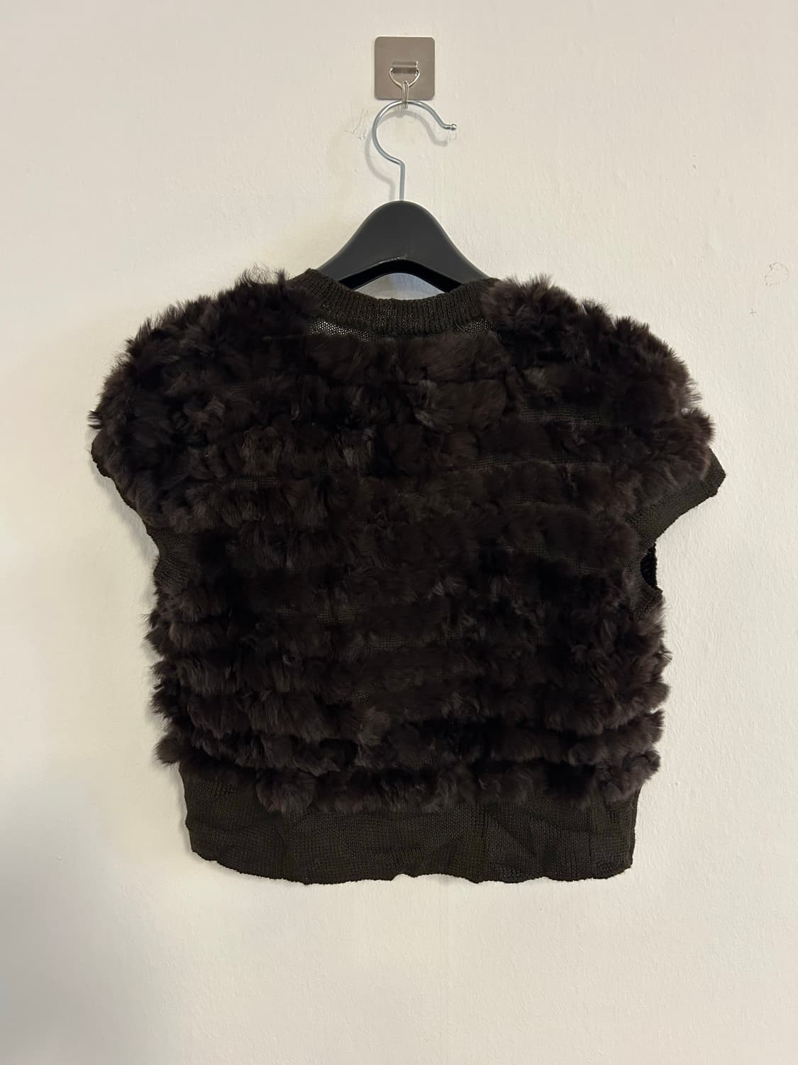 BCBGMAXAZRIA 래빗 퍼 니트 베스트 상품이미지3