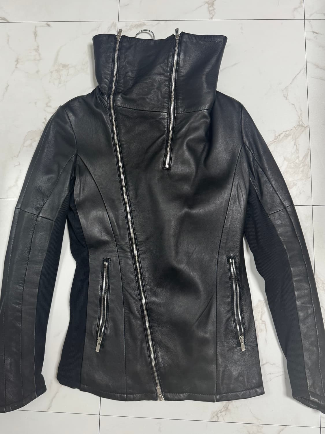 No id 노아이디 양가죽 하이넥 비대칭 자켓 상품이미지1