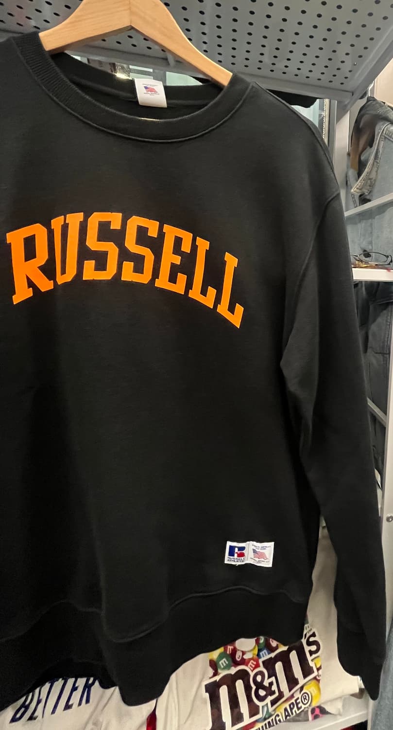 러셀 블랙 맨투맨 티셔츠 상품이미지3