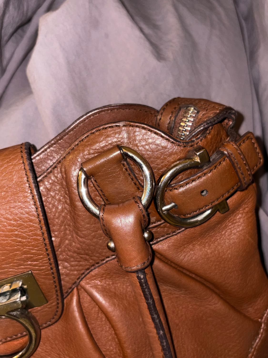 페라가모 소가죽 숄더백 브라운 상품이미지4