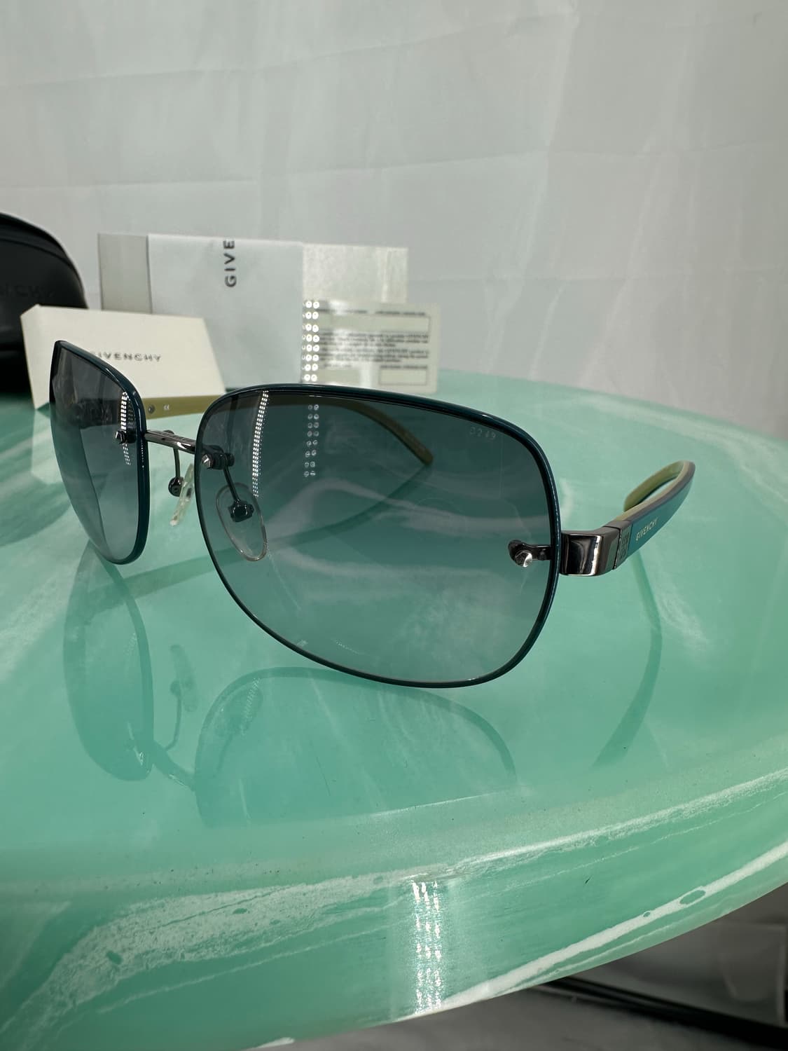 [새상품 무료배송] Made in Italy 지방시 선글라스 SGV228 상품이미지3